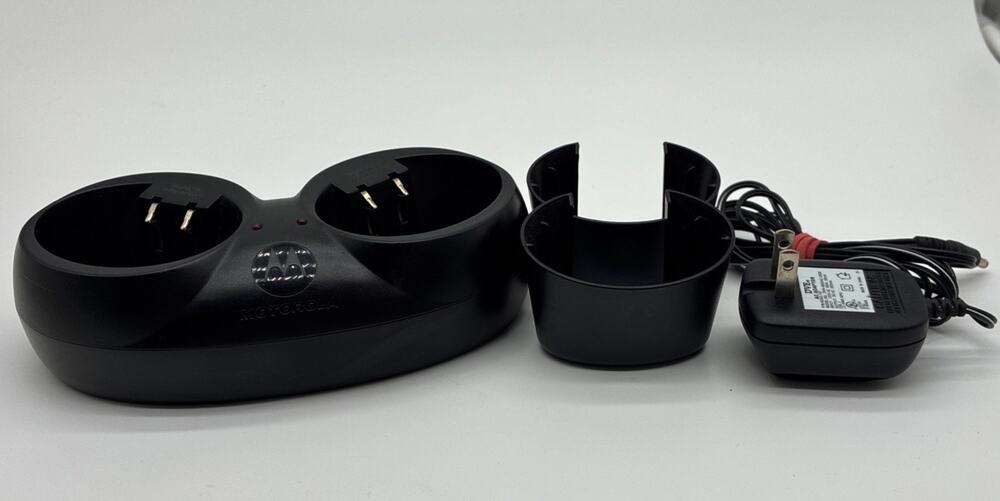 OEM MOTOROLA TALKABOUT Dual Radio Charger CH600 w/Cradle Inserts